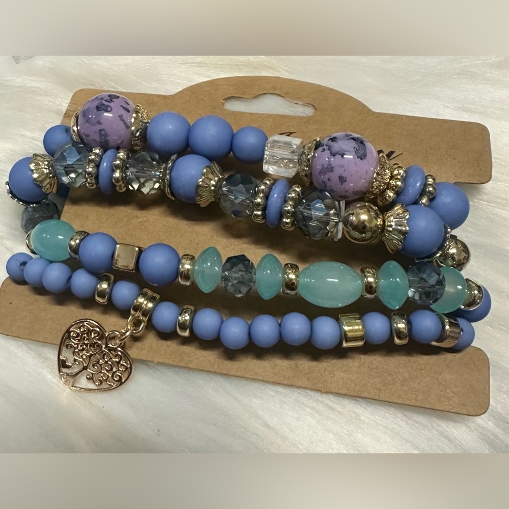 🩵🆕🩵Blue Beaded Stretch Bracelet Set with Heart Charm